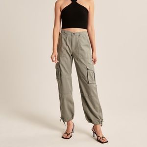 Abercrombie 90’s Cargo Pants